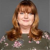 Lynne Neumann's Instagram, Twitter & Facebook