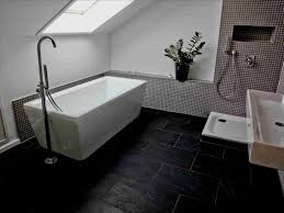 Badezimmer Grau Mosaik Badezimmer Grau Mit Mosaik Blau Klein Dekorieren Ideen Klassisch Badezimmer Schiefer Badezimmer Badezimmer Dachschrage Schwarze Fliesen