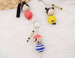 Kids Le Porte Cles Personnage Cadeau Fete Des Meres Peres Mamie Maitresse Diy Perle Cadeau Fete Des Meres A Faire Porte Cle Activite Manuelle Fete Des Peres