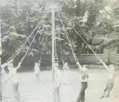 Giant Strikes Provided Lots Of Fun At Recess At Sandy Elementary 1950 Vintage School School Photos Playground