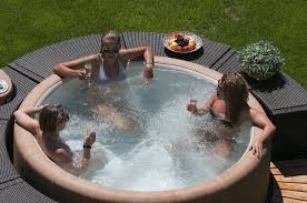 Suoftub Balears Mobile Whirlpools Zum Auf Und Abbauen Portal Mallorca Die Info Web Seiten Der Balearen Seit 2 Whirlpool Pool Becken Whirlpool Uberdachung