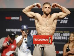 Kонор маггрегор — дональд сероне. Calvin Kattar Sends Max Holloway A Stern Warning Essentiallysports