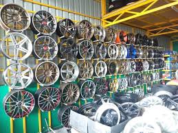 So aku rasa mesti murah la tayar kedai tu. Ejay Pusat Servis Tayar Dan Kereta Home Facebook