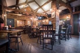 A vibrant local pub in ealing, the castle serves up live music, fabulous food and brilliant beers to an eclectic crowd that once included the late great freddie mercury. Sports Pub Restaurant In Ealing The Wheatsheaf