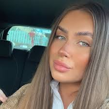 Kaitlyn James's Instagram, Twitter & Facebook