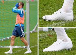 Since then this vibrant attacking midfielder has grown in leaps and bounds. Rm Dna On Twitter Toni Kroos My Football Boots Are The Most Important Thing When I Go Out On The Pitch I Have To Play In White Shoes That S A Little Tick Of