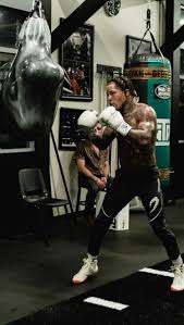 Flash bros boxing study , Gervonta Davis shows a great example of how to  use a heavy bag and control it. , #tmt, #floyd, #floydmayweather ,  #mayweather, #canelo, #caneloalvarez , #boxing , #boxer, ...
