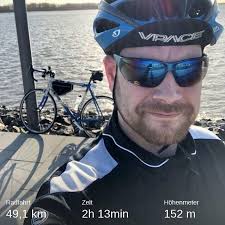 Heute Die Erste Ausfahrt Zusammen Mit Chris Gemacht Warne Gemutliche Tour Aber Meine Gelenke Quietschen Ein Wenig Renneselde B Rennen Fahrradtour Rennrad