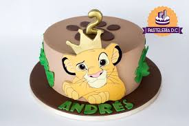 Torta Tematica Del Rey Leon Con Impresion Comestible De Simba We Made This Lion King Cake Based On A Picture Sent By Our Cu Tortas Tartas Tartas Del Rey Leon
