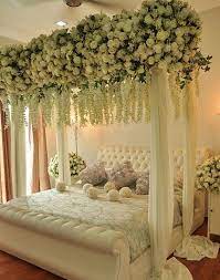 Apalagi untuk pengantin baru, kamar tidur romantis merupakan tempat paling privasi untuk bermesraan di dalam rumah. 40 Dekorasi Kamar Pengantin Terbaru 2020 Paling Romantis Rumahpedia