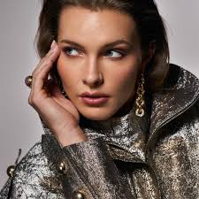 Vicky Nico's Instagram, Twitter & Facebook