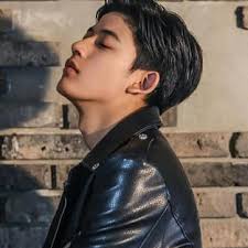 Missing PARK SOLOMON??? 😊 Worry no more coz he's back with an action,  comedy, school life, & supernatural drama titled, "LOOKISM". 😁 “Lookism”  is a webtoon about a character named Park Hyung