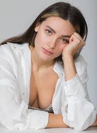 Jacqueline Bloch's Instagram, Twitter & Facebook