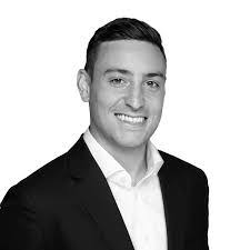 Justin Karr's Instagram, Twitter & Facebook