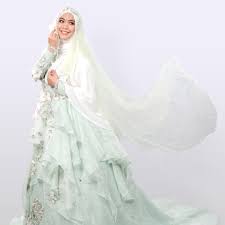 Semoga proses dan persiapan pernikahanmu lancar ya, bela. 7 Desain Baju Pengantin Syar I Modern Ala Desainer Wanita Ternama