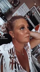 Sonja Pickering's Instagram, Twitter & Facebook