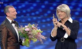 Calano gli ascolti nella seconda serata del festival della canzone italiana. Ascolti Sanremo 2020 Ecco Quanto Ha Fatto La Seconda Serata E I Dati Degli Ultimi 20 Anni Archivio Biccy It