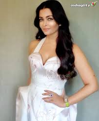Aishwarya rai bachchan is the most beautiful indian actress. Aishwarya Rai Photos Bollywood Actress Photos Images Gallery Stills And Clips Indiaglitz Com