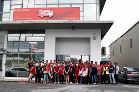 The company that develops thelorry courier is the lorry online sdn bhd. Nadhir Ashafiq