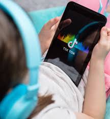 Haya Online كيف تراقبي محتوى اطفالك على تيك توك