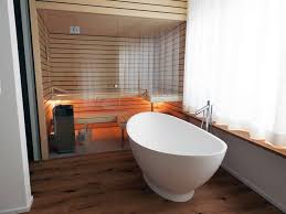 Freistehende Badewanne Como Baedermax Badewanne Badezimmer Badideen In Einer Ovalen Freistehenden Wanne Aus Mineral Badewanne Freistehende Badewanne Wanne