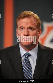NFL commissioner Roger Goodell, center, talks with San Francisco 49ers  president Al Guido, right, prior to the NFC Championship NFL football game  against the Philadelphia Eagles, Sunday, Jan. 29, 2023, in Philadelphia. (
