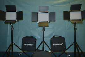 Rent A Neewer 660 Bi Color Led 3 Point Lighting Kit In Astoria Kitsplit