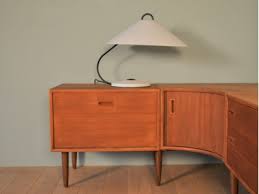 Elle convient à toute sorte d'intérieurs. Lampe Table Poser Vintage Design Italien Noir Blanc Maison Simone