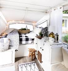 Bett Hinten Kuche In Der Mitte Sofa Vorne An Wand Von Fahrerkabine9 Remodeled Campers Camper Interior Caravan Makeover