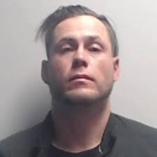 FUGITIVO: Gustavo Rene/o Mendiola, Piero Gaetano, Alex y Axx