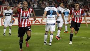 Over goals occurred for 0 except the history stats of estudiantes lp vs gimnasia lp, scorebing also offers predictions and. Estudiantes Defy Dwarf Witch And Win Clasico Platense Video Golazo Argentino