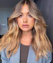 25 Slimming Hairstyles For Round Faces 2021 Ultimate Hair Guide Haircuts For Wavy Hair Bangs With Medium Hair Long Hair Styles