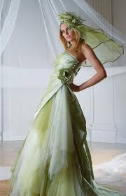 Robe de mariée atypique par sa belle couleur vert pâle. Les Robes De Mariee Verte Le Mariage De A A Z Robe De Mariee Verte Robe De Mariee Rose Robe De Mariee