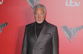 Die musik und die zeit hätten ihm über diesen schweren verlust hinweggeholfen: Sir Tom Jones Uber Das Starke Heimweh Seiner Verstorbenen Ehefrau