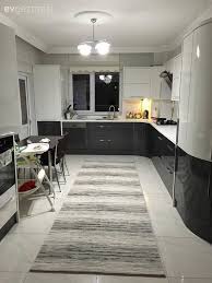 Surekli Degisim Icinde Olan Bu Evdeki Detayciliga Inanmak Cok Guc Ev Gezmesi Oturma Odalari Evler Ev Dekoru