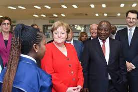 Последние твиты от cyril ramaphosa #staysafe (@cyrilramaphosa). President Cyril Ramaphosa And German Chancellor Angela Merkel Meet The Engineers Of The Future At Bmw Group Plant Rosslyn