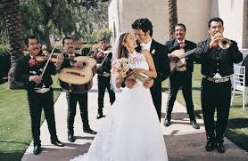8 Unique Latin American Wedding Traditions Mariachi Wedding American Wedding Wedding