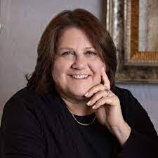 Gina Coe's Instagram, Twitter & Facebook