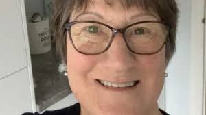 Oxfordshire ex-smoker backs support service after teeth recovery