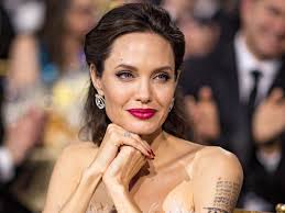 Angelina Jolie And David Oyelowo Team Up To Play Peter Pan And Alice S Parents Angelina Jolie Brad Pitt Brad Pitt And Angelina Jolie