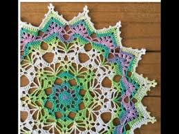 Çeyizlik tığişi örgü yuvarlak dantel modeli örneği & crochet evinizin herhangi bir köşesinde dekorasyon amaçlı. Ceyiz Icin Yatak Odasi Danteli Renkli Iplerle Yuvarlak Dantel Modelleri Crochet Youtube