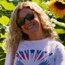 Laurie Beckwith's Instagram, Twitter & Facebook