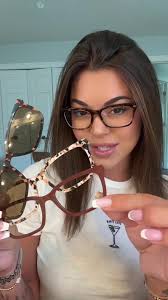 I love always being able to change my glasses! 💕🤓 Discount using  stephpappas15, check out @paireyewear !! The style shown is “The Larkin” in  tortoise !! ##pairpartner