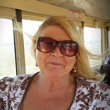 October garden tasks: fertilize, prune, mulch