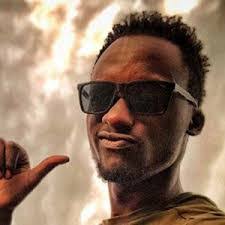 Xtian Dela's Instagram, Twitter & Facebook