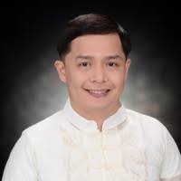 Cris Gonzales's Instagram, Twitter & Facebook