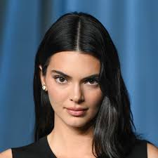 Sunday Spill: Vogue Guide to Your Weekend Manicure Inspired by Lady Gaga's  Artpop — Vogue