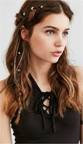17 Luxury Hippie Hairstyles In 2020 Hippie Hair Headband Hairstyles Prom Hairstyles For Short Hair