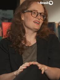 No #TrilhaDeLetras, o papo é com a tradutora e pesquisadora americana Flora  Thomson-DeVeaux, responsável por uma nova tradução do clássico de Machado  de Assis, “Memórias póstumas de Brás Cubas” para o ...