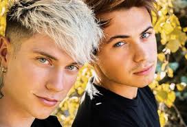 Con questo nome hanno iniziato a pubblicare cover su youtube. Benji E Fede Si Separano Almeno Momentaneamente L Annuncio Choc Archivio Biccy It